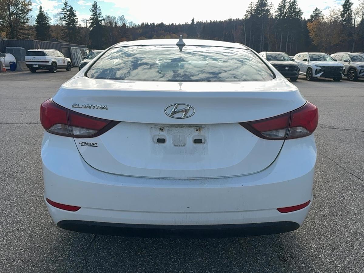 2015 Hyundai Elantra - Image 3