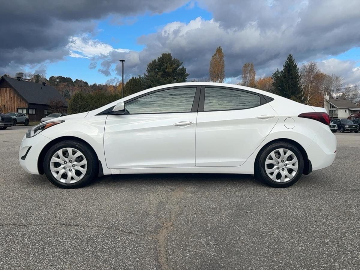2015 Hyundai Elantra - Image 11