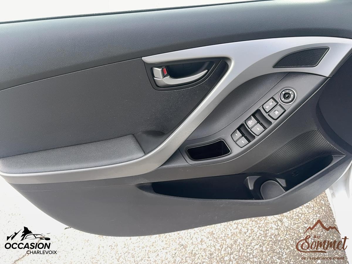 2015 Hyundai Elantra - Image 13