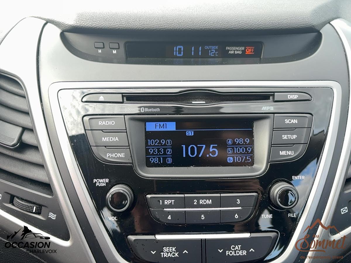 2015 Hyundai Elantra - Image 17