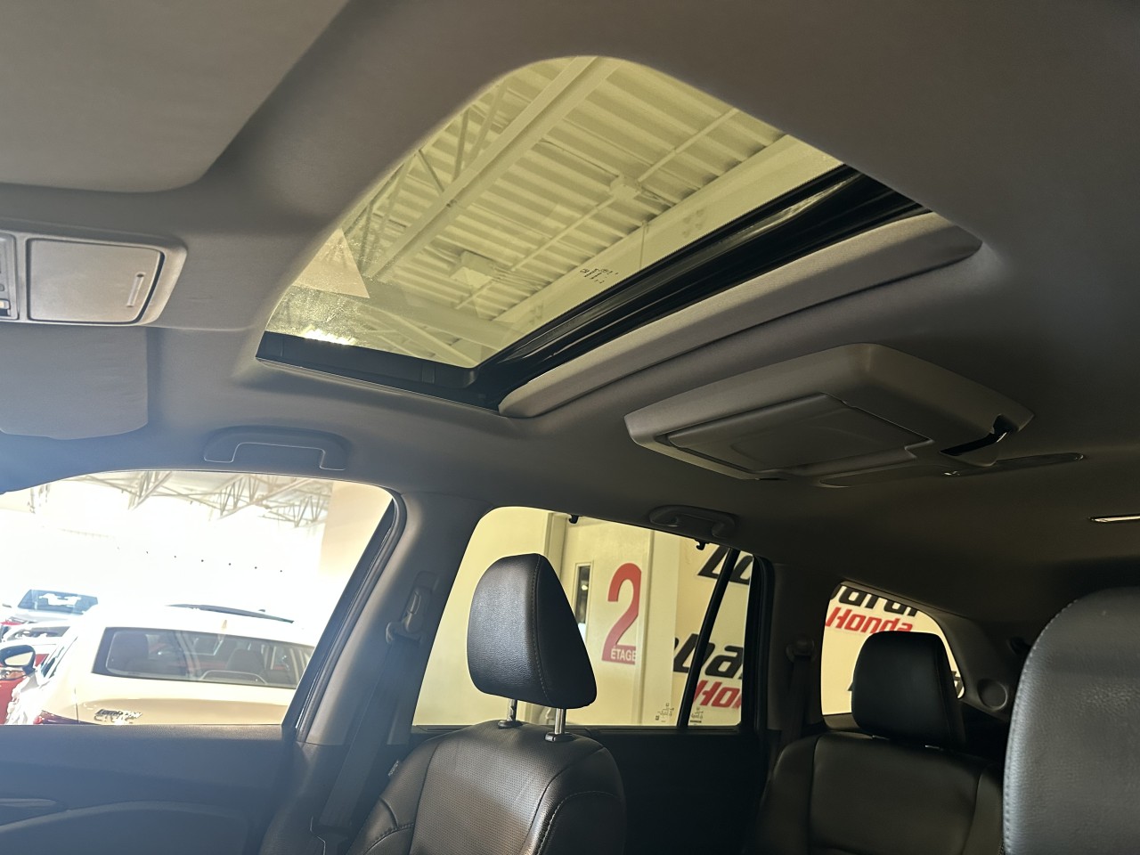 2022 Honda Pilot - Image 15