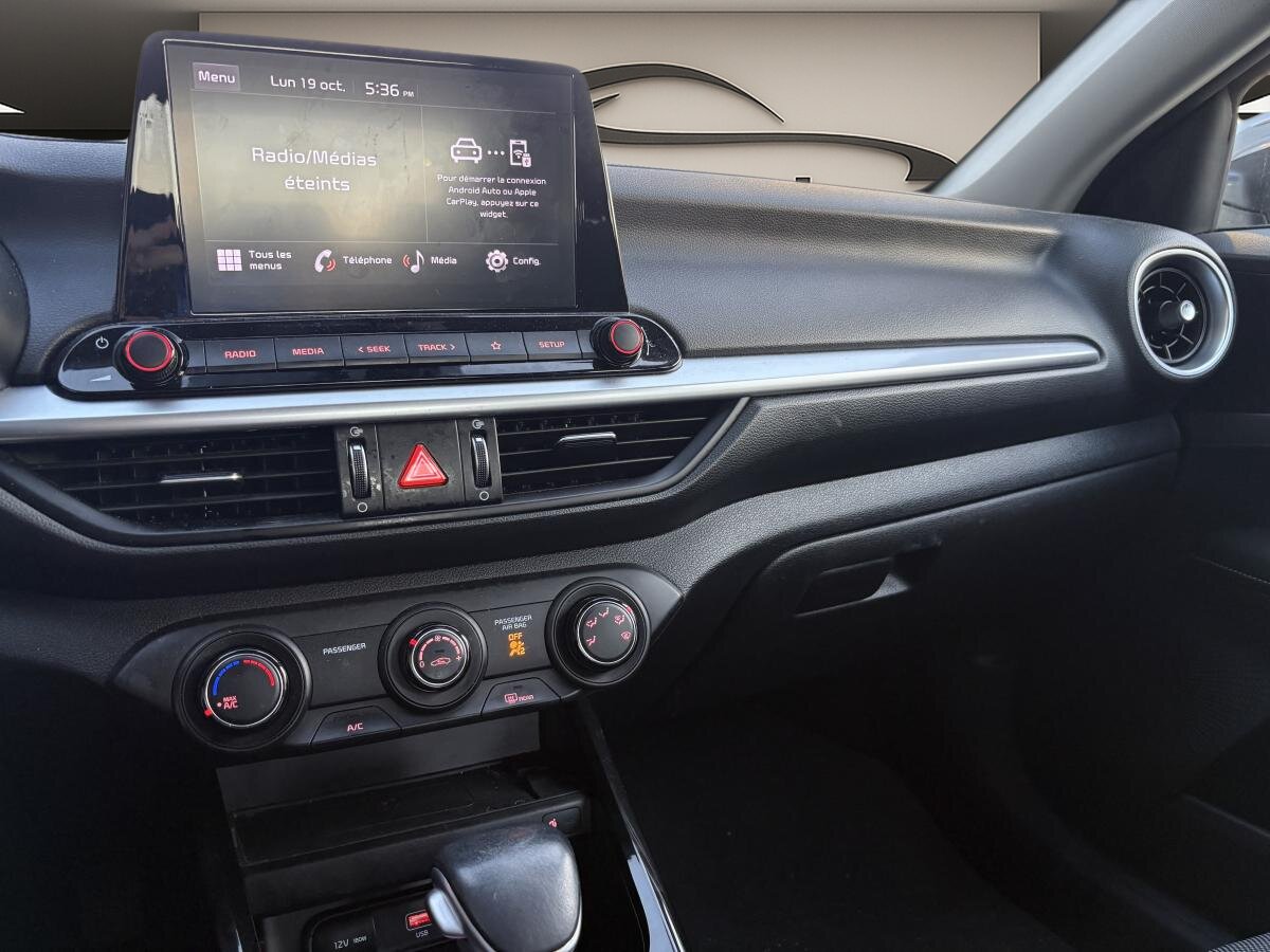 2023 Kia Forte - Image 15