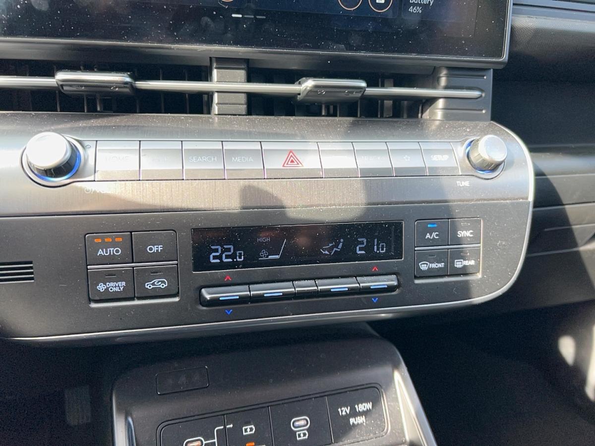 2025 Hyundai Kona Electric - Image 15