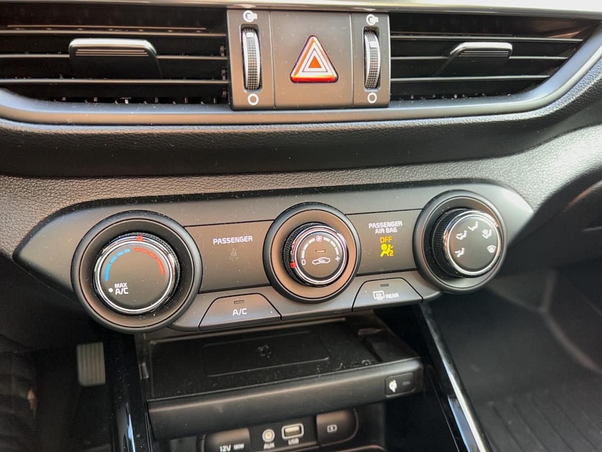 2021 Kia Forte - Image 16