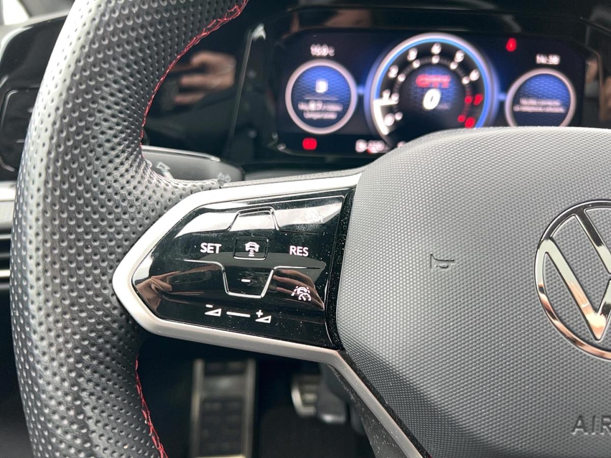 2024 Volkswagen Golf GTI - Image 10