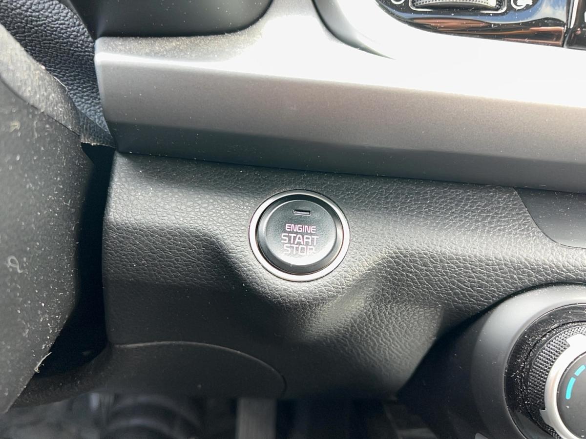 2023 Kia Rio5 - Image 17