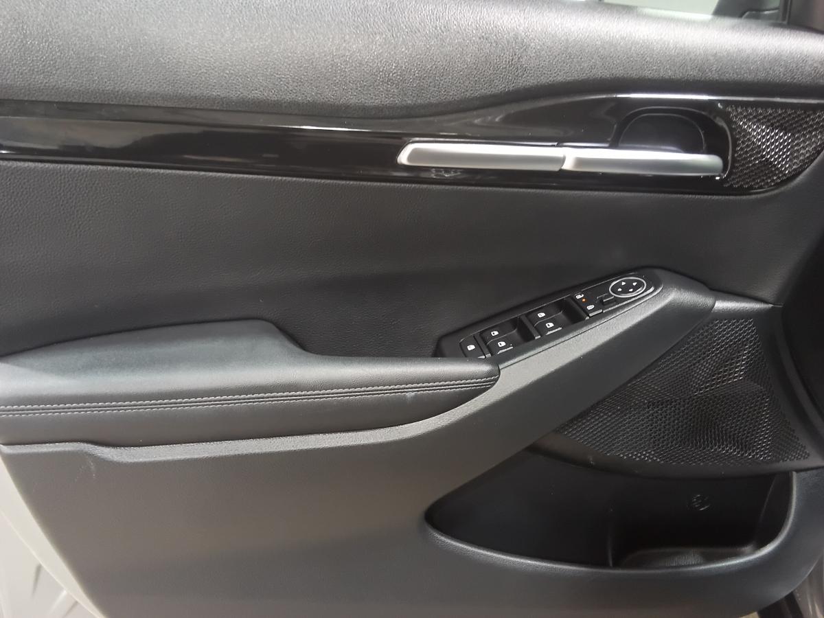 2025 Kia Seltos - Image 13
