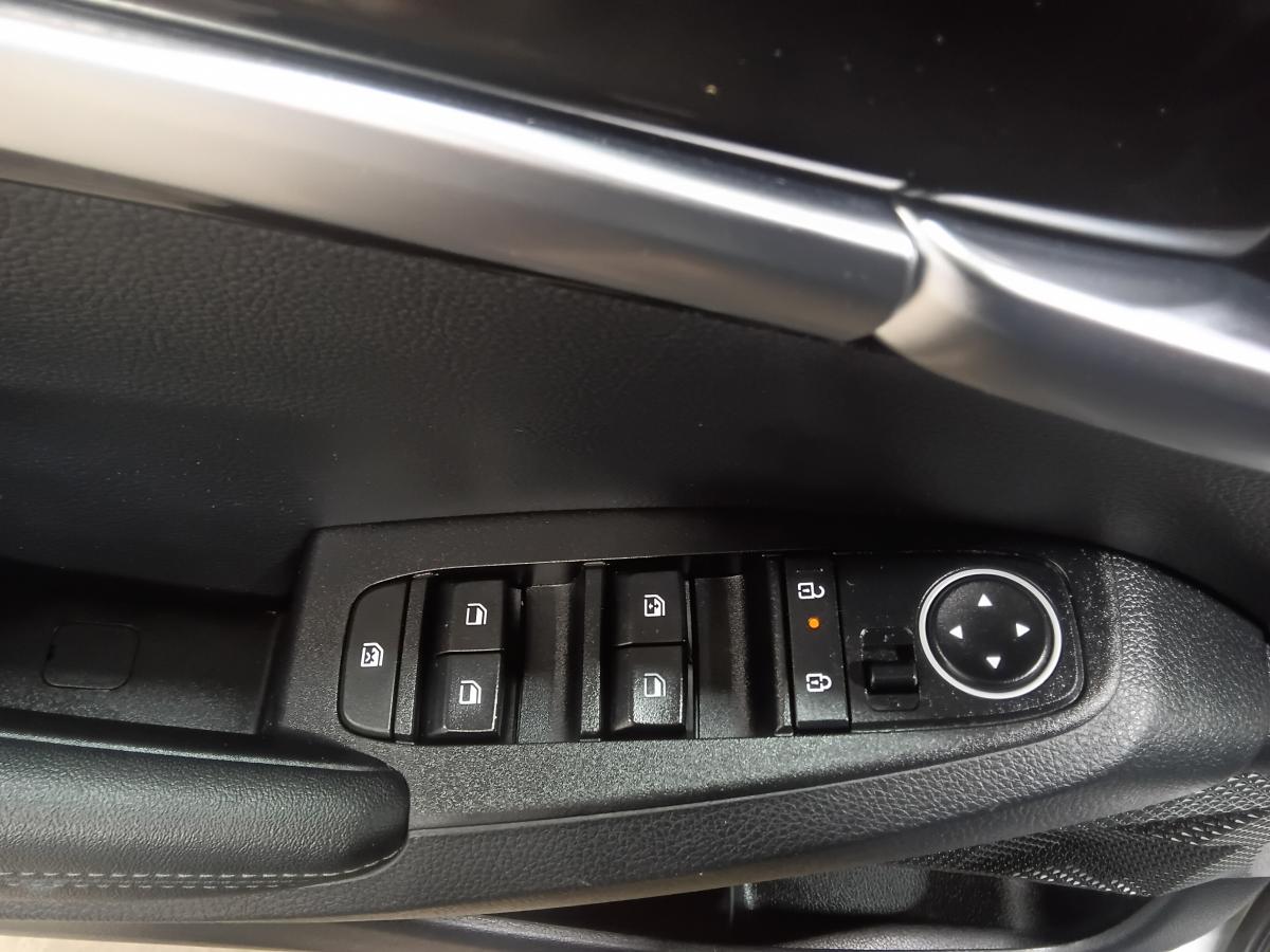 2025 Kia Seltos - Image 14