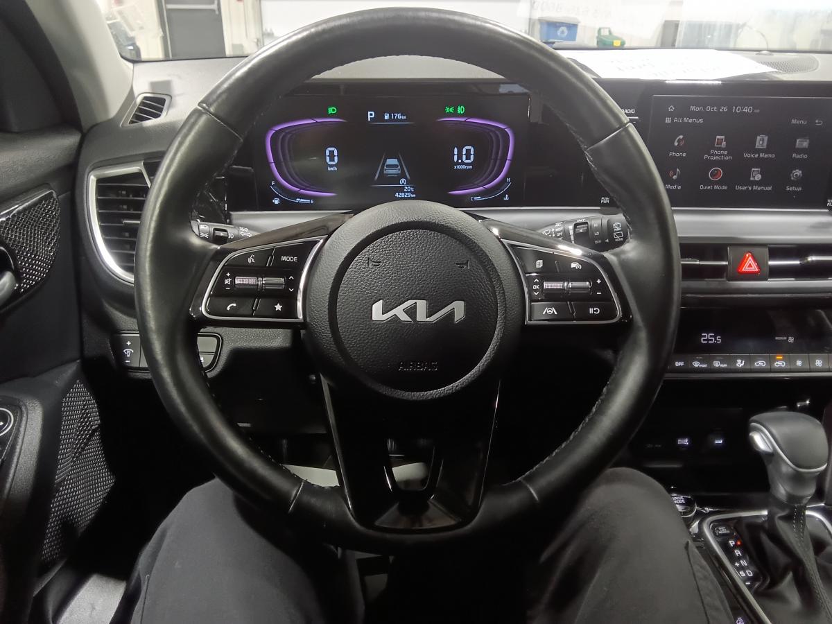 2025 Kia Seltos - Image 15