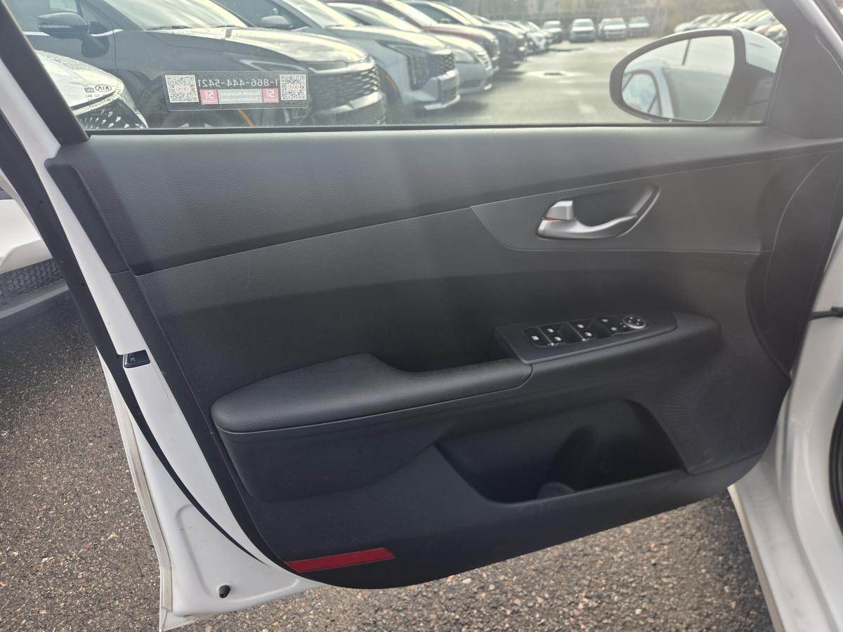 2020 Kia Forte - Image 11