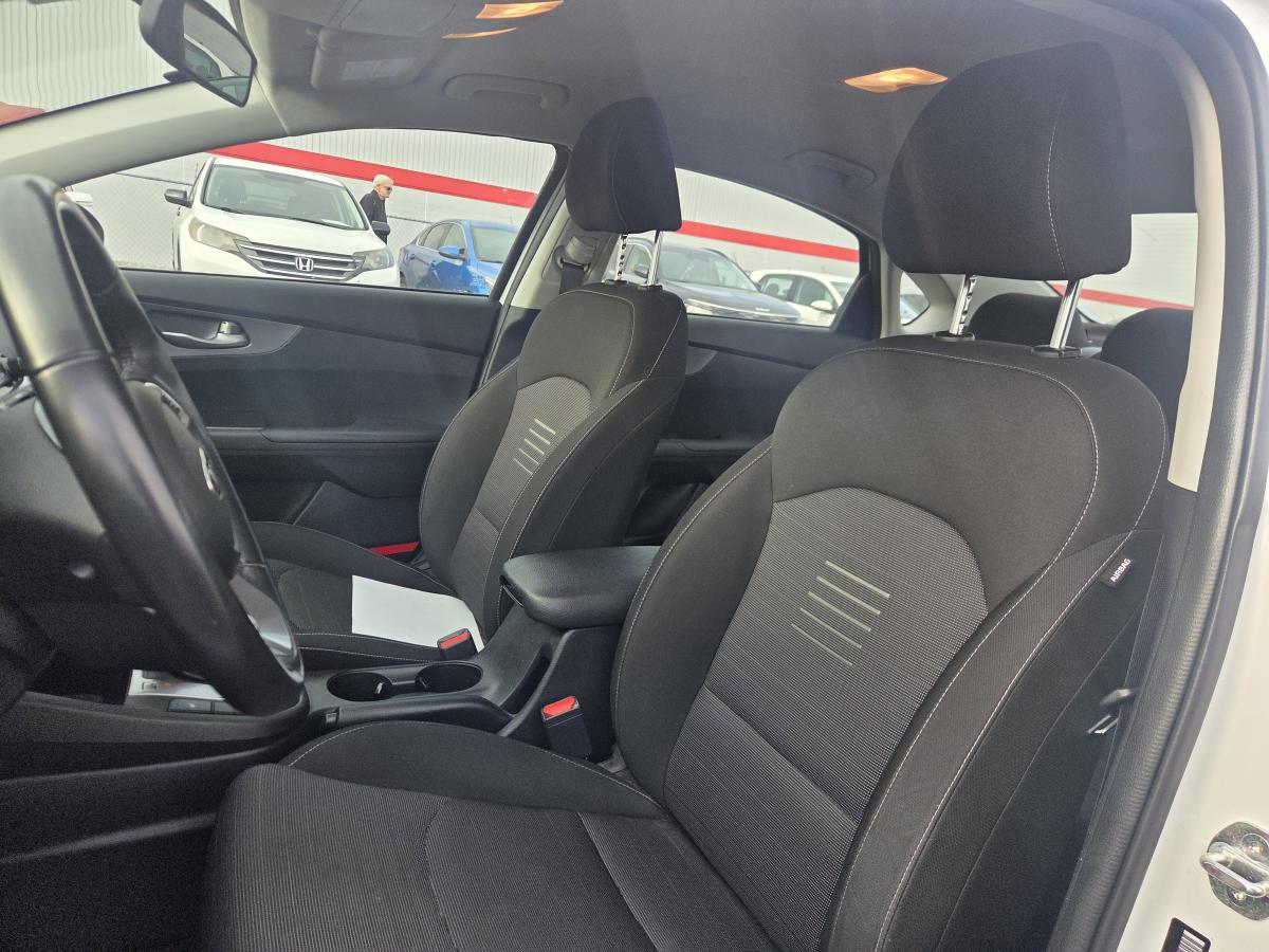 2020 Kia Forte - Image 13