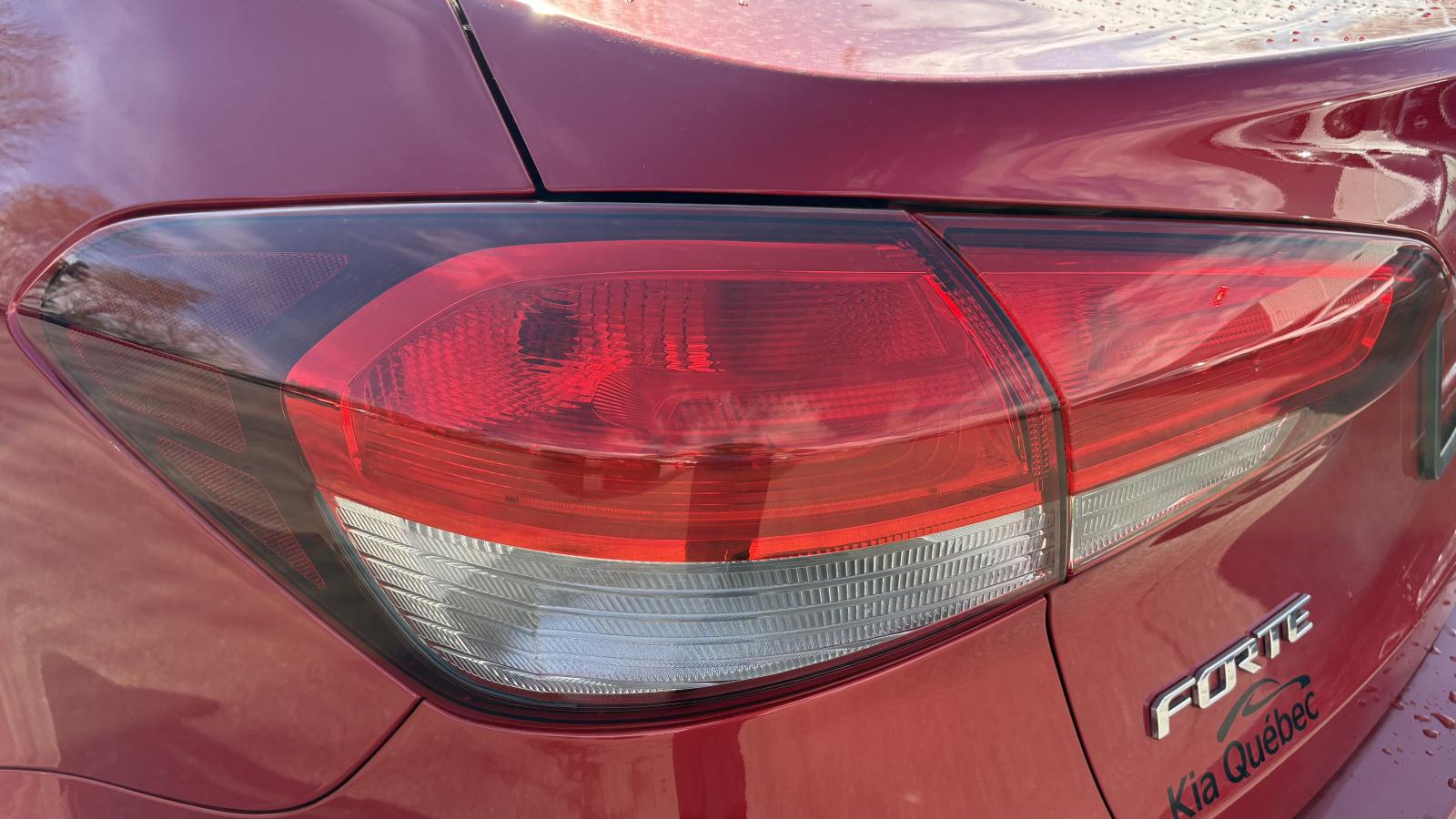 2017 Kia Forte - Image 12
