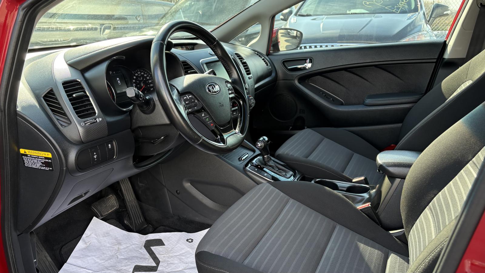 2017 Kia Forte - Image 14