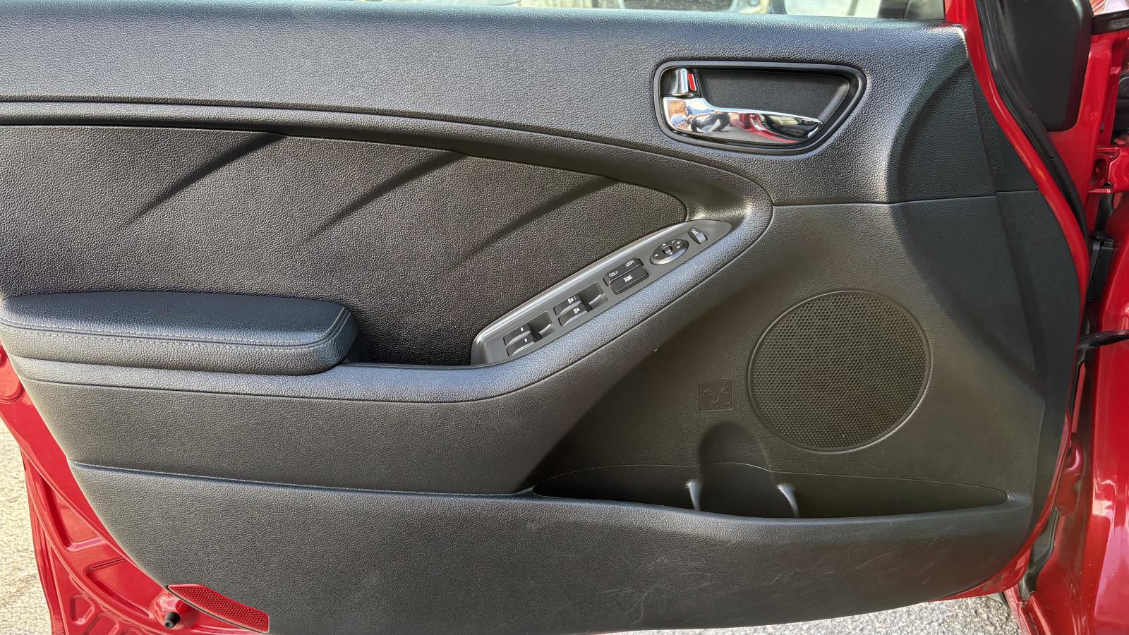 2017 Kia Forte - Image 19