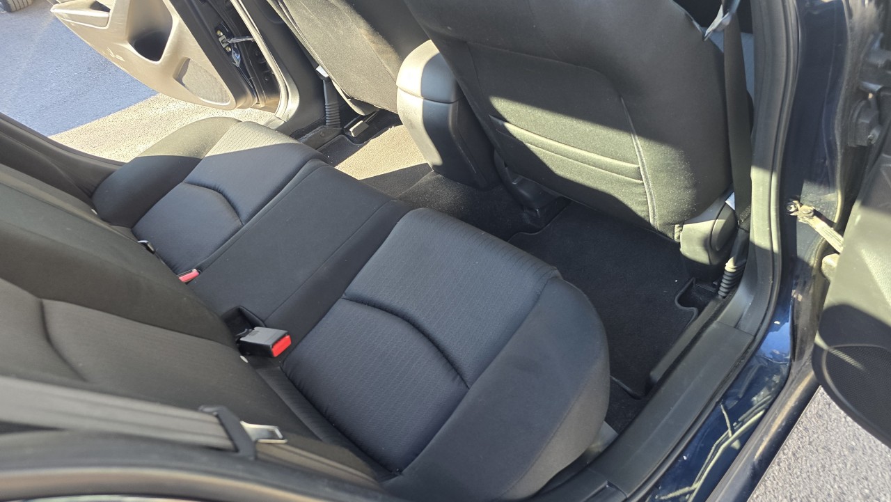 2015 Mazda 3 - Image 11